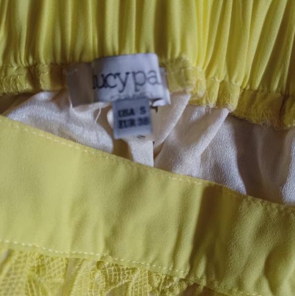 NEW! Cutie lace/chiffon style mid/cocktail length skirt! Brand new! - Picture 2 of 2